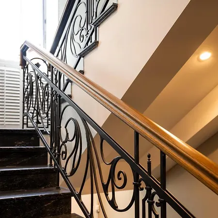 Отель Vizualiza By Hmg 5*