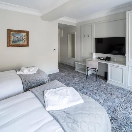 Vizualiza By Hmg Hotel 5*